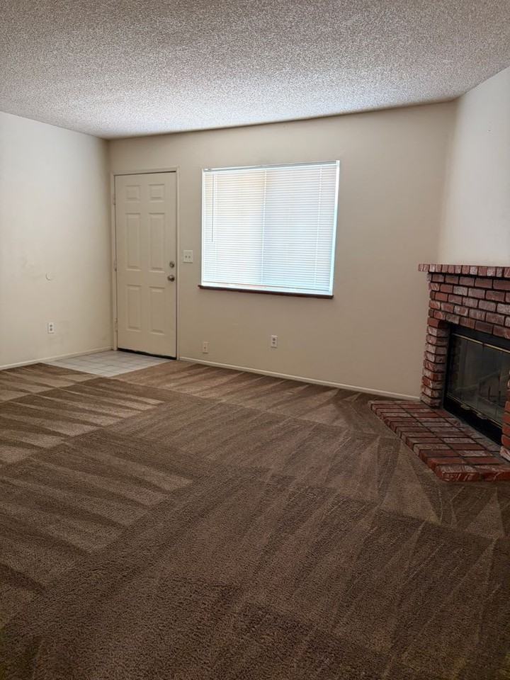 9641 N Loop Blvd - Photo 5 of 7