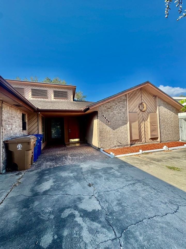 5909 Golden Canyon Dr - Photo 4 of 29