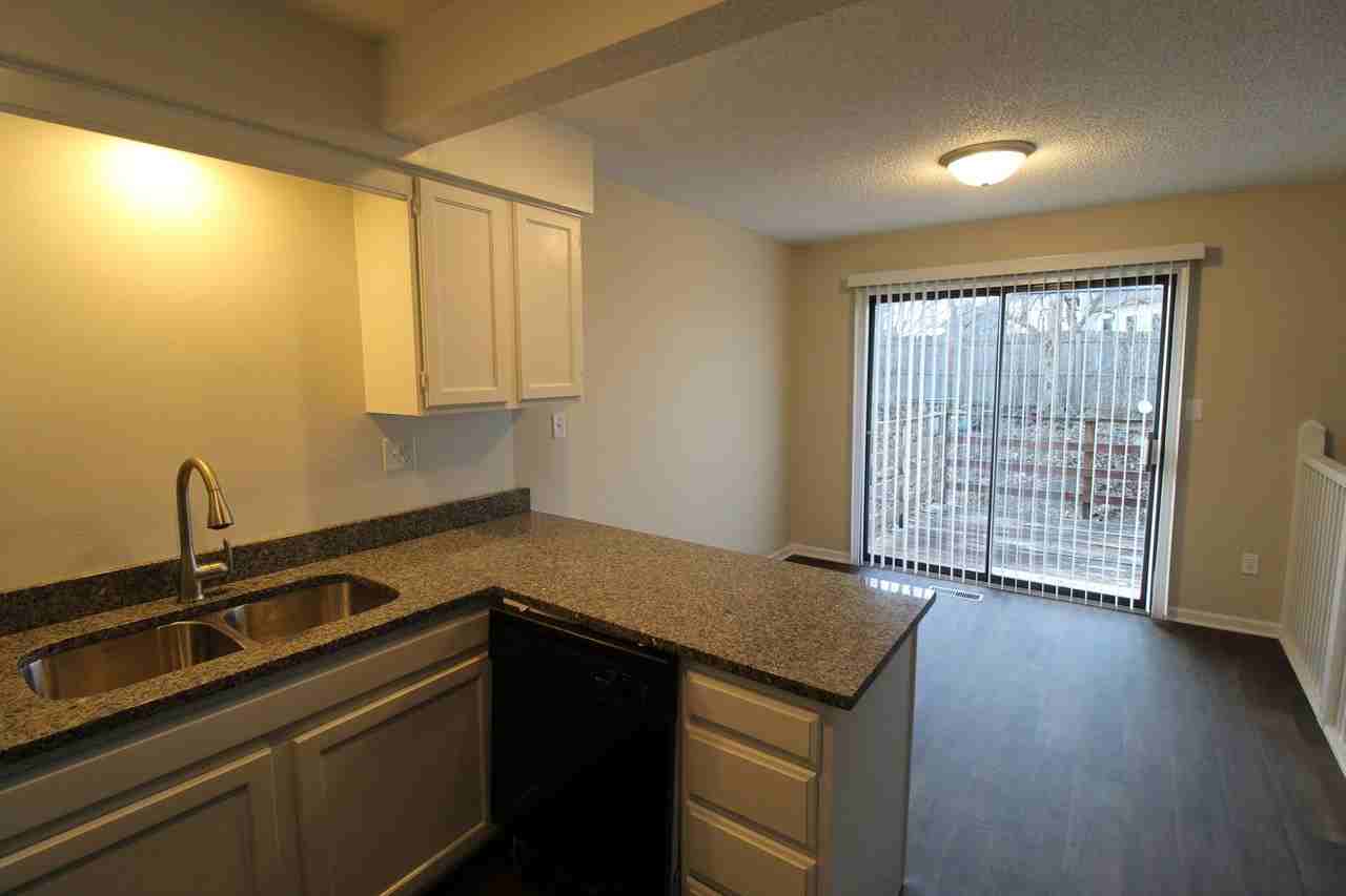 117 S Saxony Dr - Photo 4 of 13