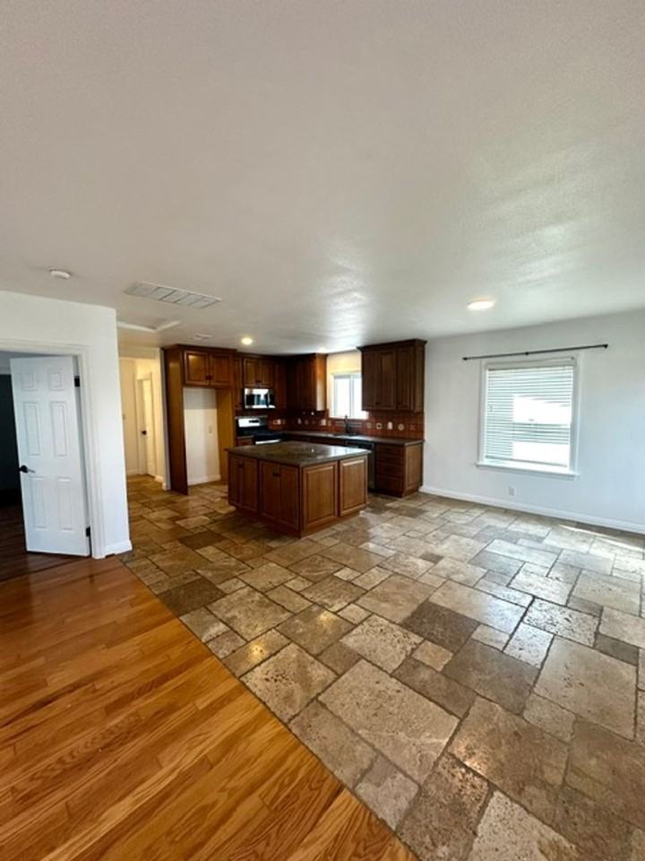 436 S Seaward Ave - Photo 4 of 21