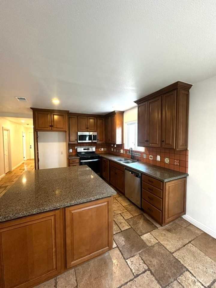 436 S Seaward Ave - Photo 5 of 21