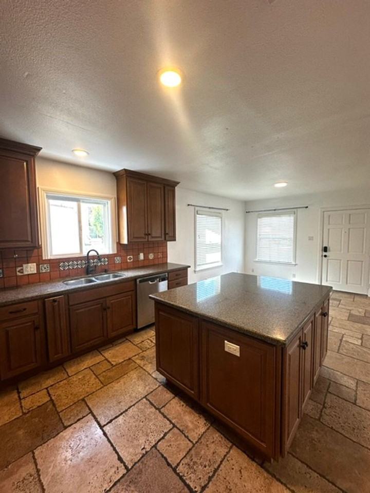 436 S Seaward Ave - Photo 6 of 21