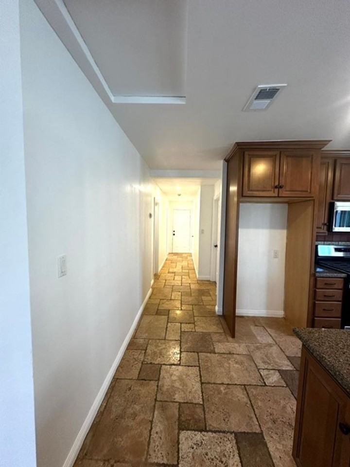 436 S Seaward Ave - Photo 7 of 21