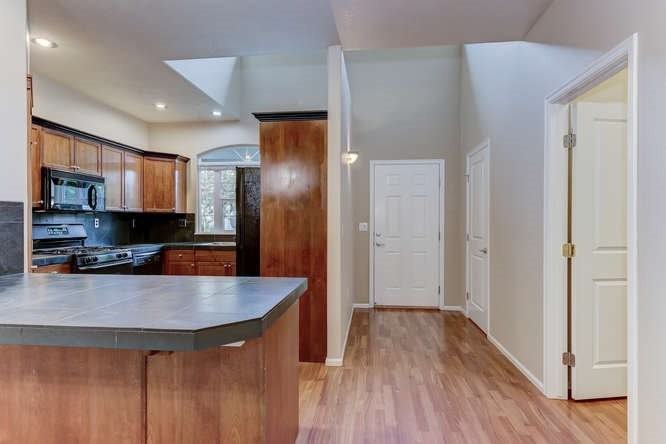 3353 N Aster Ave - Photo 3 of 24