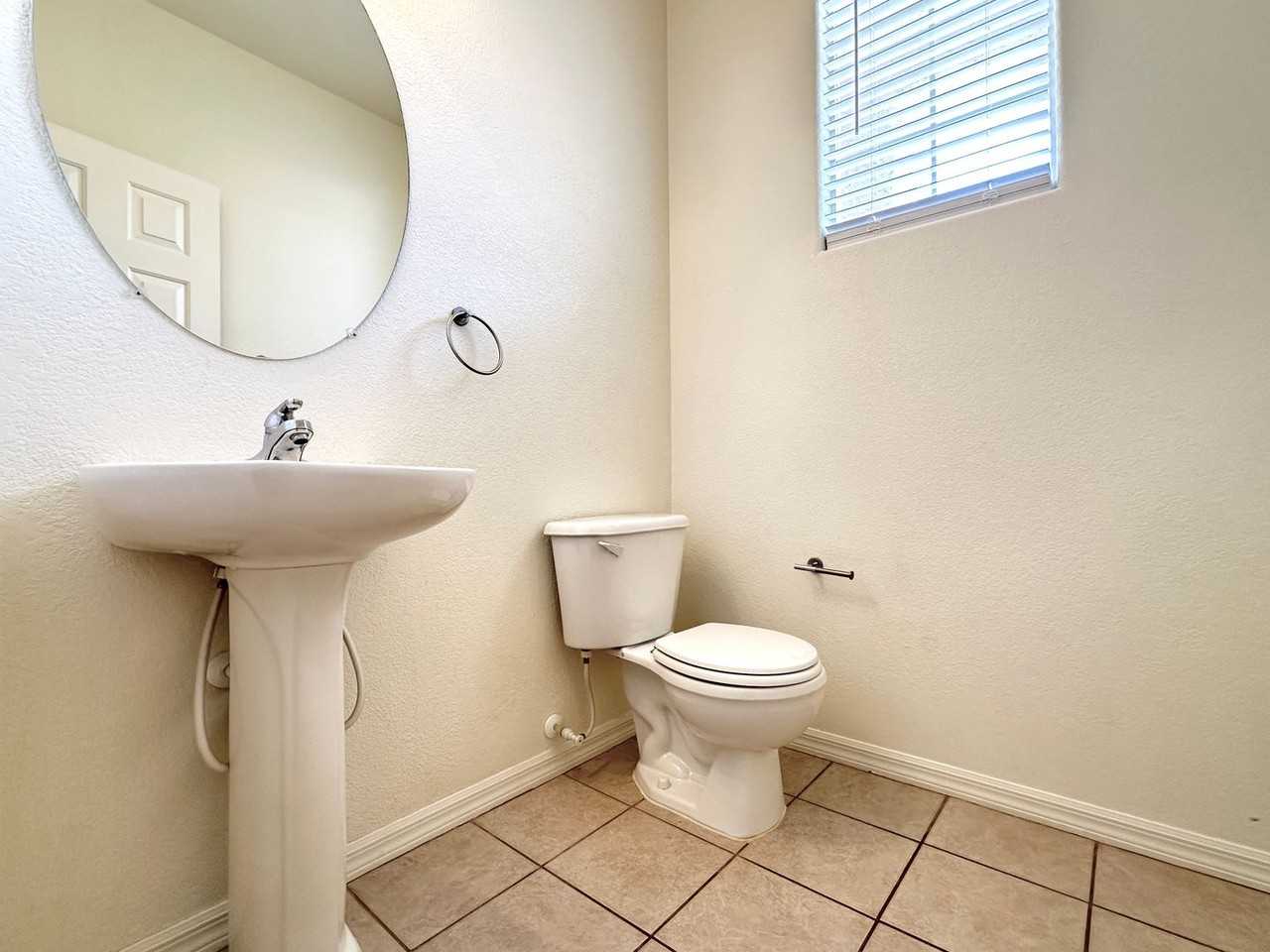 11238 Tribiani Ave - Photo 7 of 23