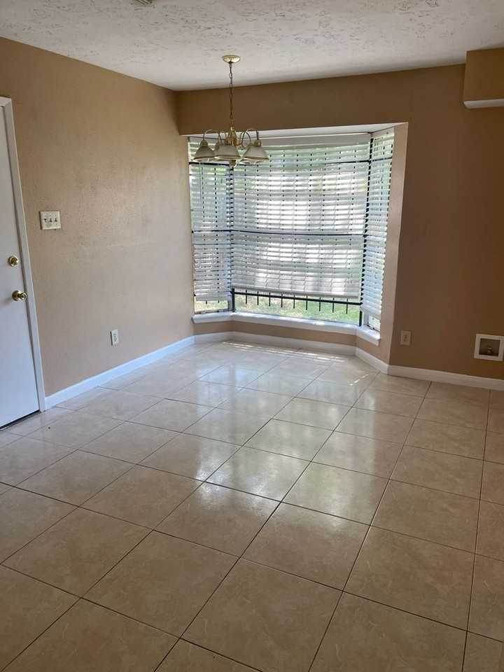 13411 Boonway Dr - Photo 5 of 16