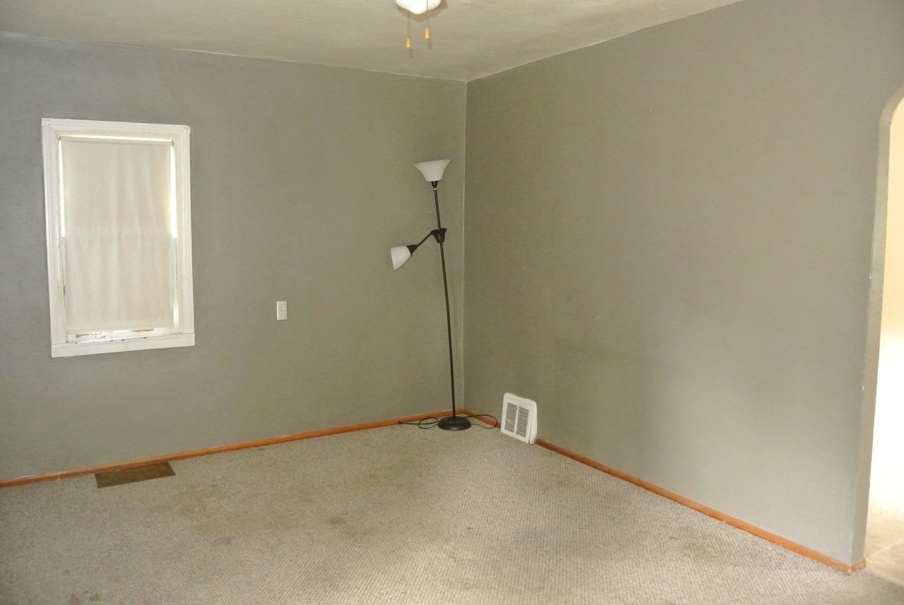 219 13th Ave Se - Photo 4 of 11