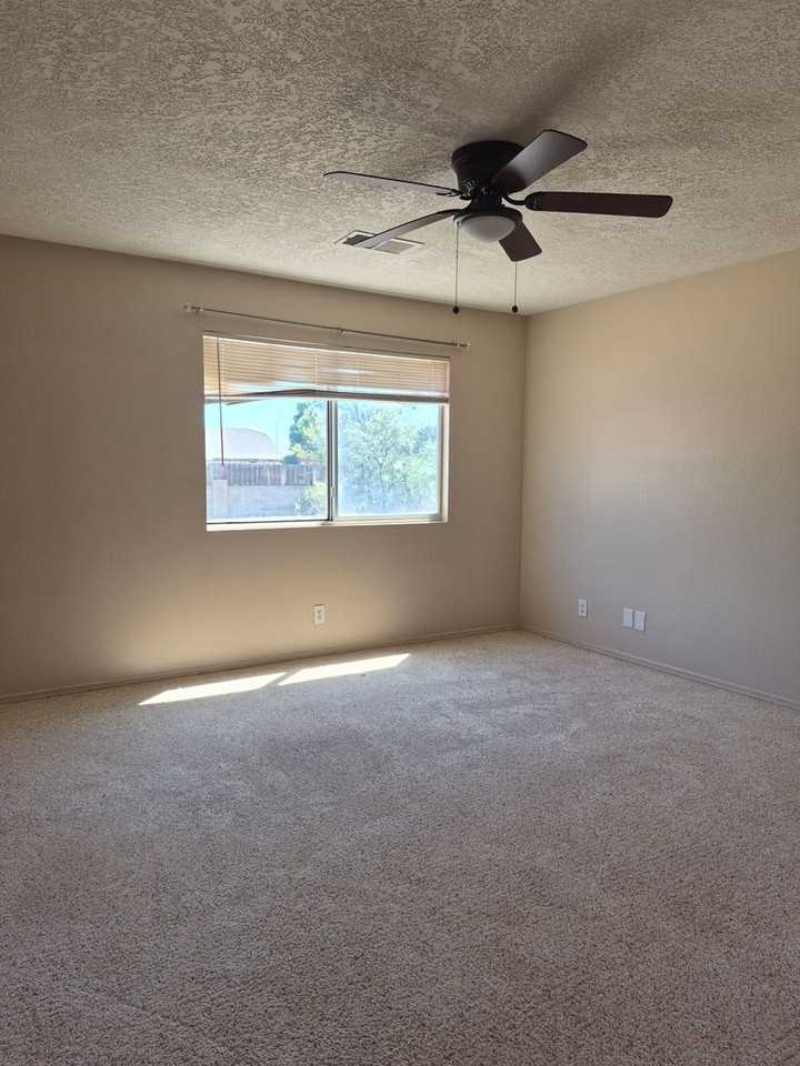 4604 Bismark Hills Way Ne - Photo 5 of 9