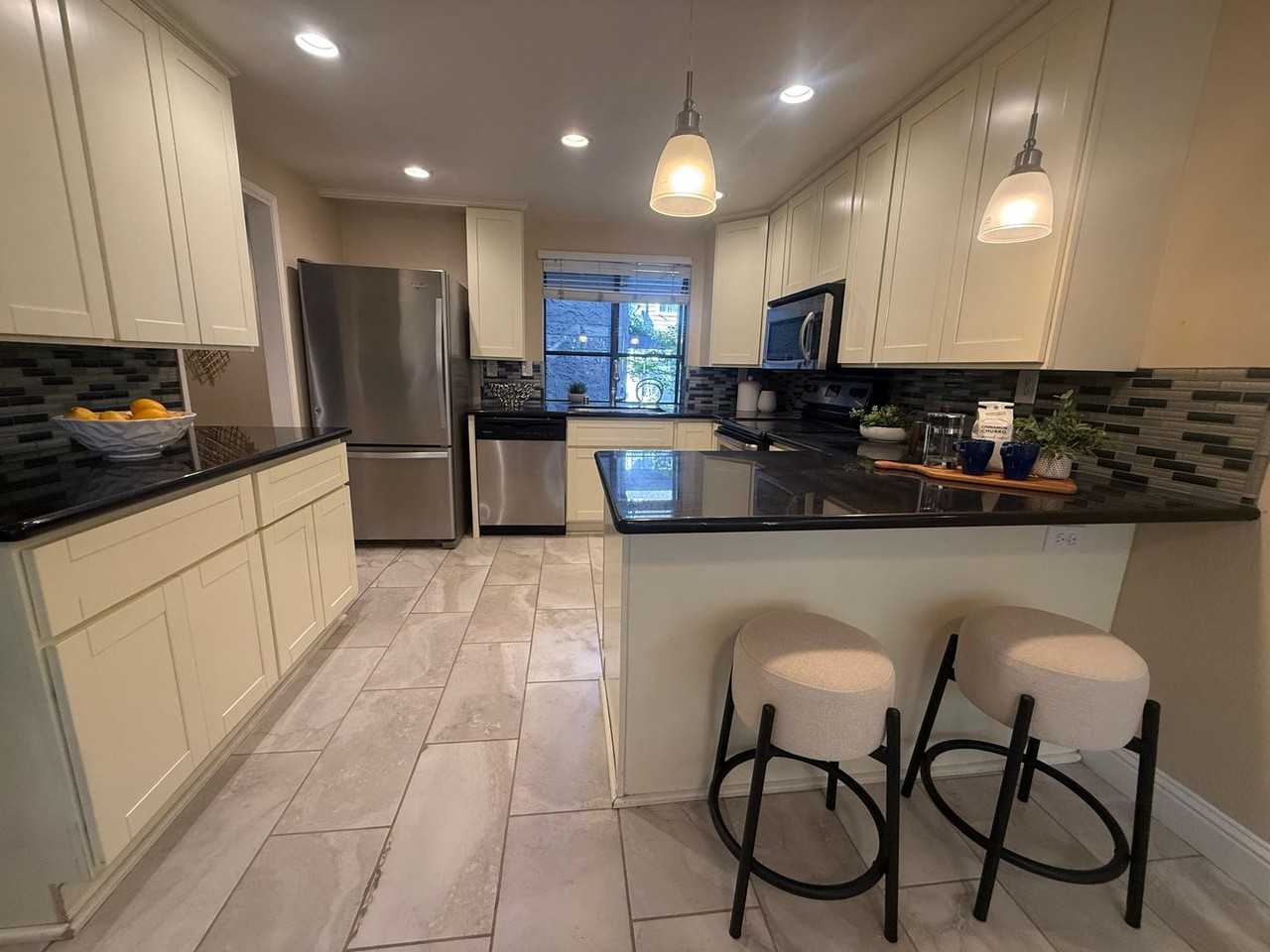 1166 Capri Dr - Photo 3 of 16