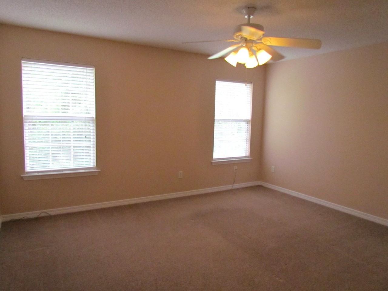 4530 White Point Ct - Photo 7 of 11