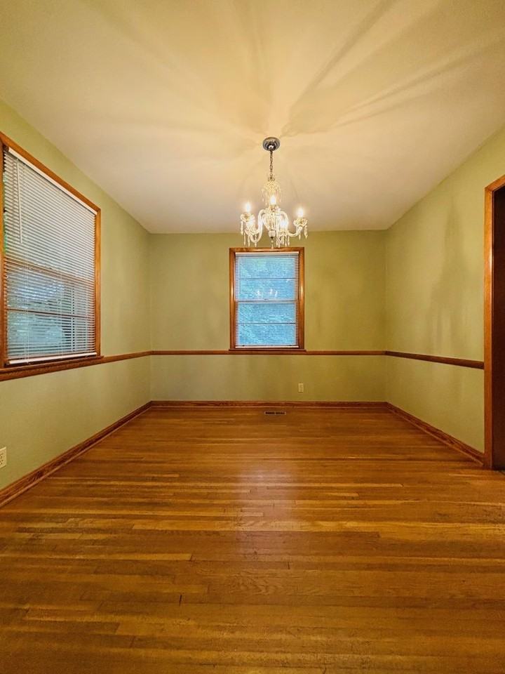 126 Cottage Ln - Photo 4 of 15