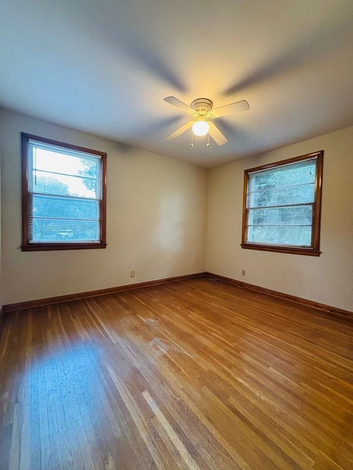 126 Cottage Ln - Photo 5 of 15