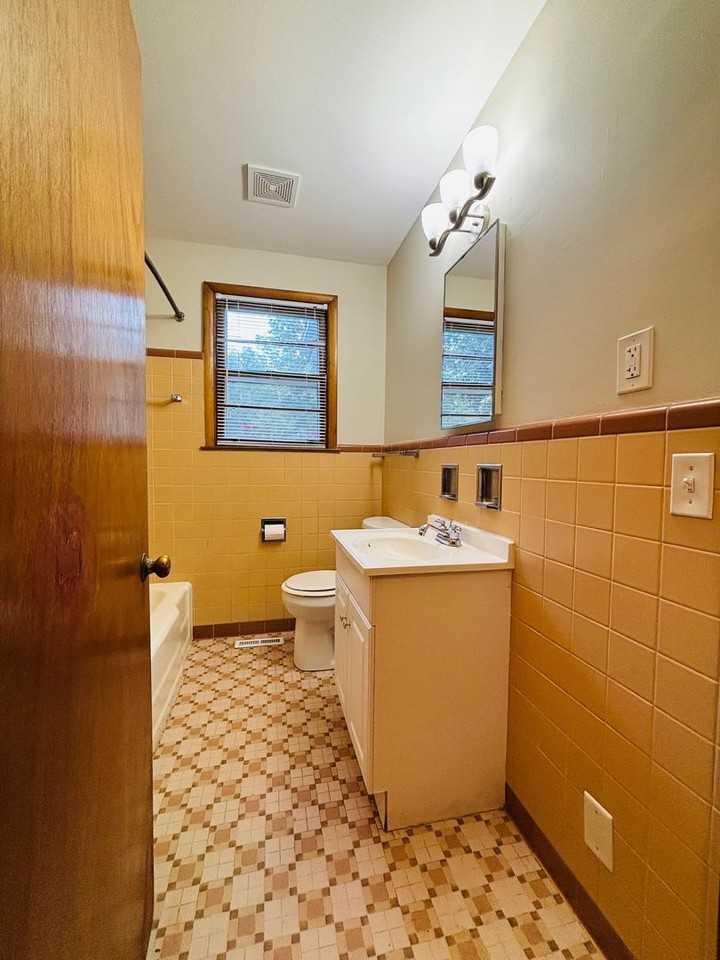 126 Cottage Ln - Photo 7 of 15