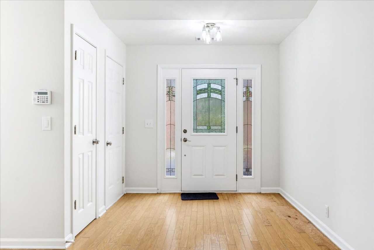 326 Saybrooke Xing - Photo 6 of 35
