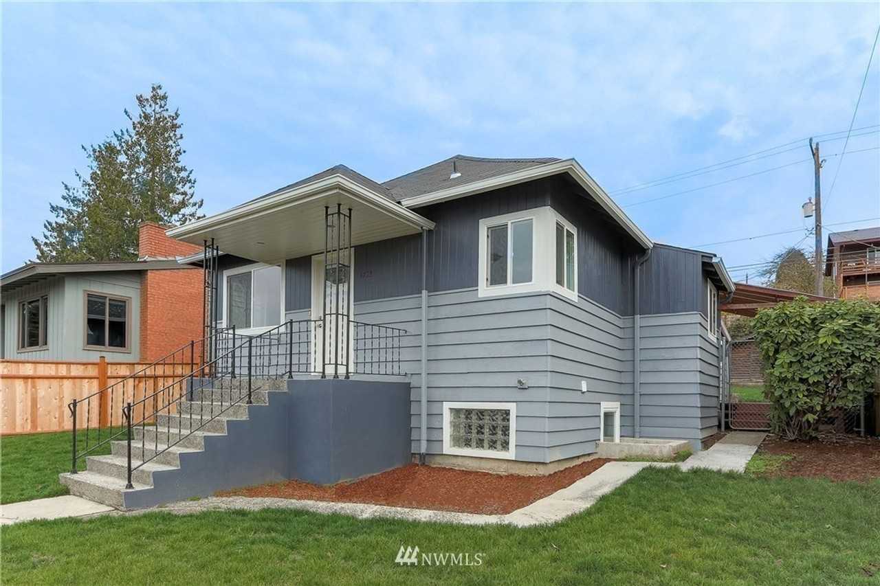 4722 47th Ave Sw - Photo 2 of 27