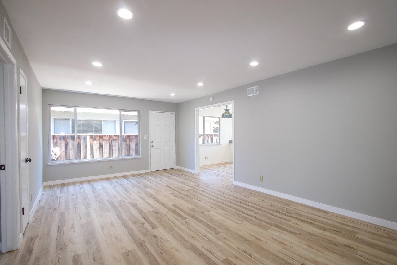 577 S Eden Ave - Photo 2 of 20