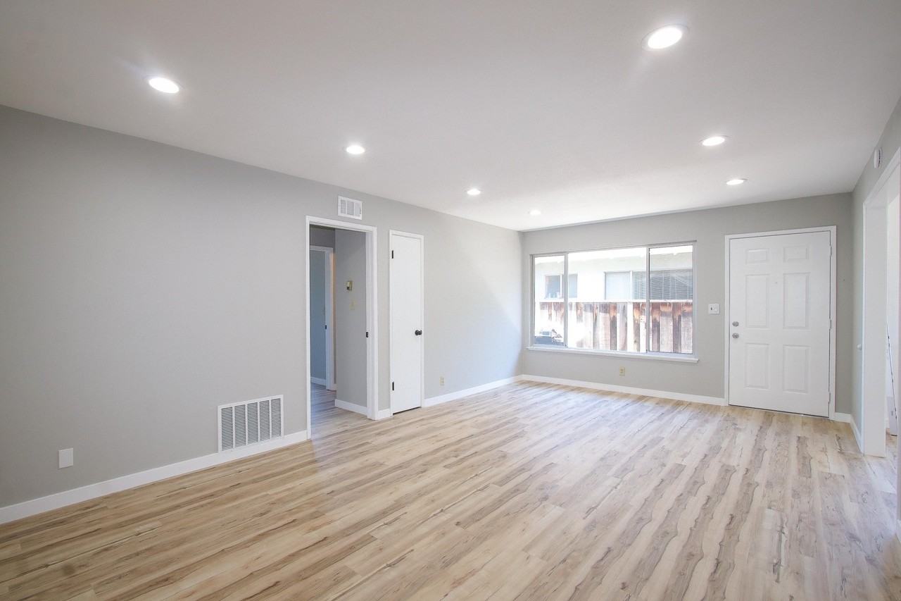 577 S Eden Ave - Photo 3 of 20