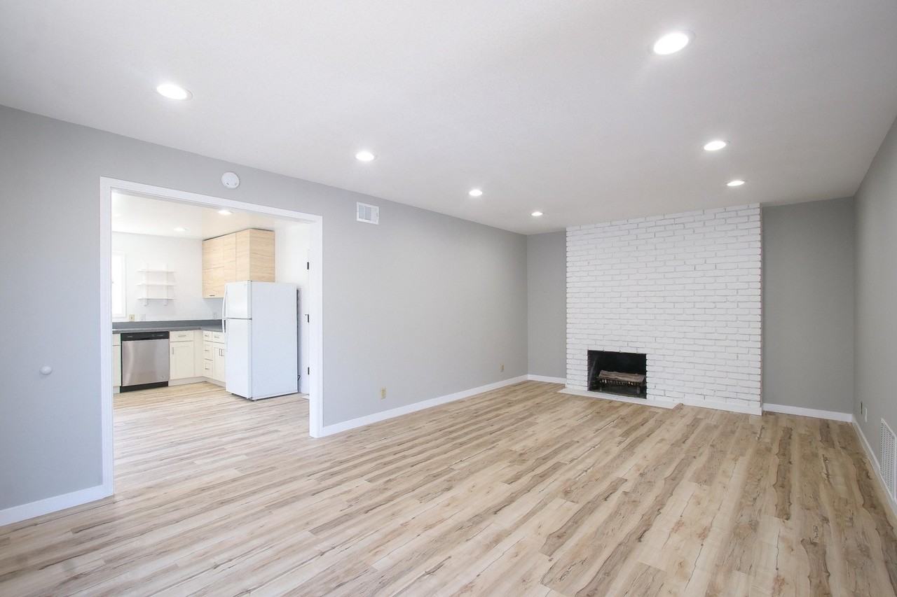 577 S Eden Ave - Photo 5 of 20
