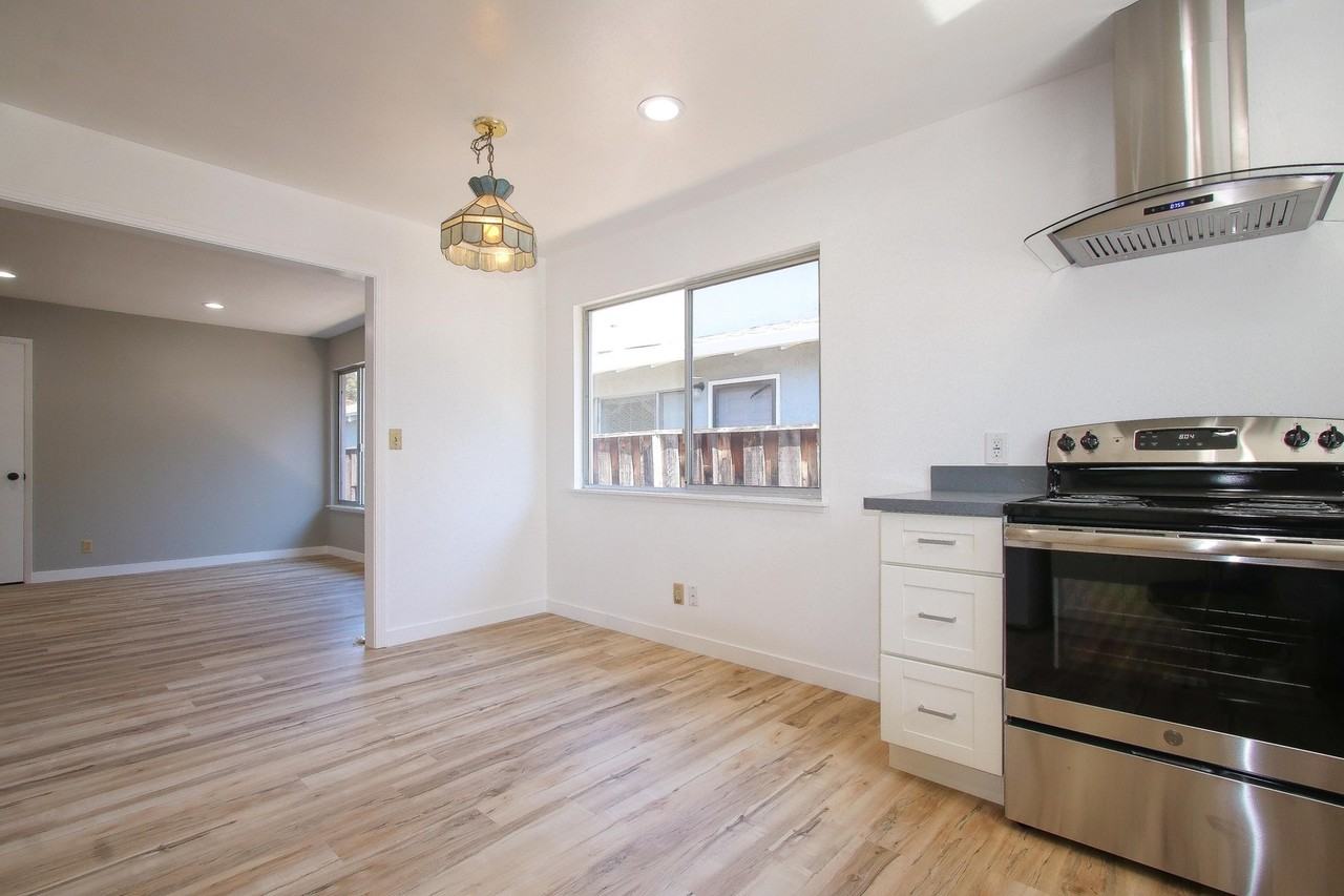 577 S Eden Ave - Photo 6 of 20