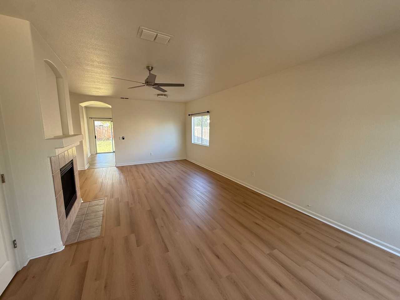 3193 Saginaw St - Photo 2 of 10