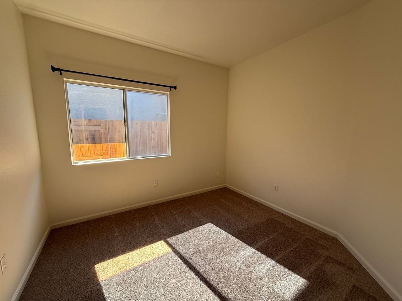 3193 Saginaw St - Photo 6 of 10