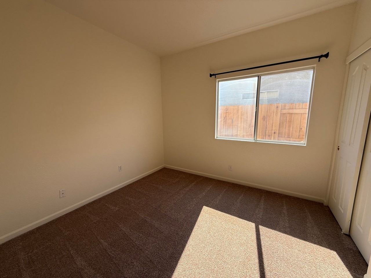 3193 Saginaw St - Photo 7 of 10
