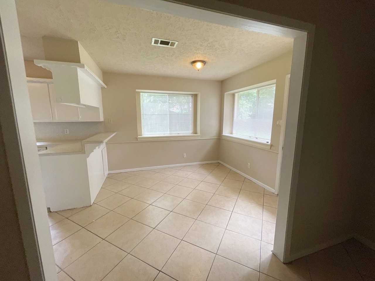 23907 Pea Ridge Dr - Photo 4 of 21
