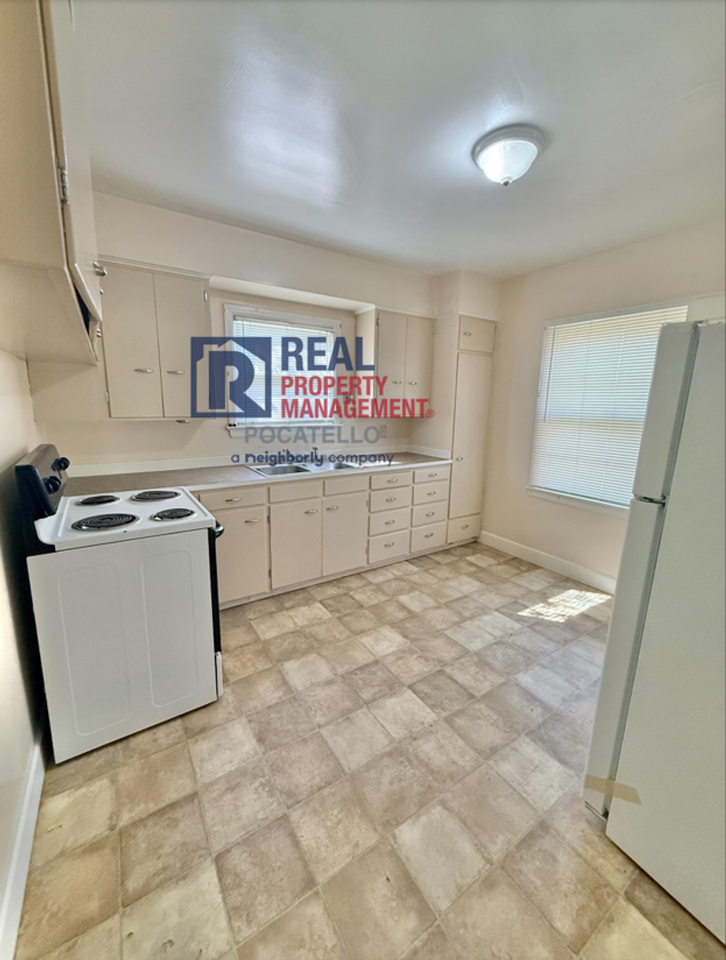 734 Dogwood St - Photo 6 of 22