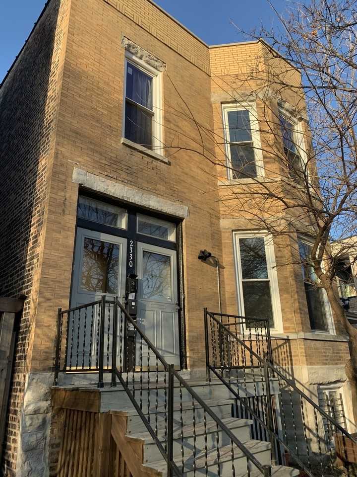 2330 W Erie St #2F