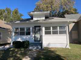 featured image of 1736 E Grand Ave