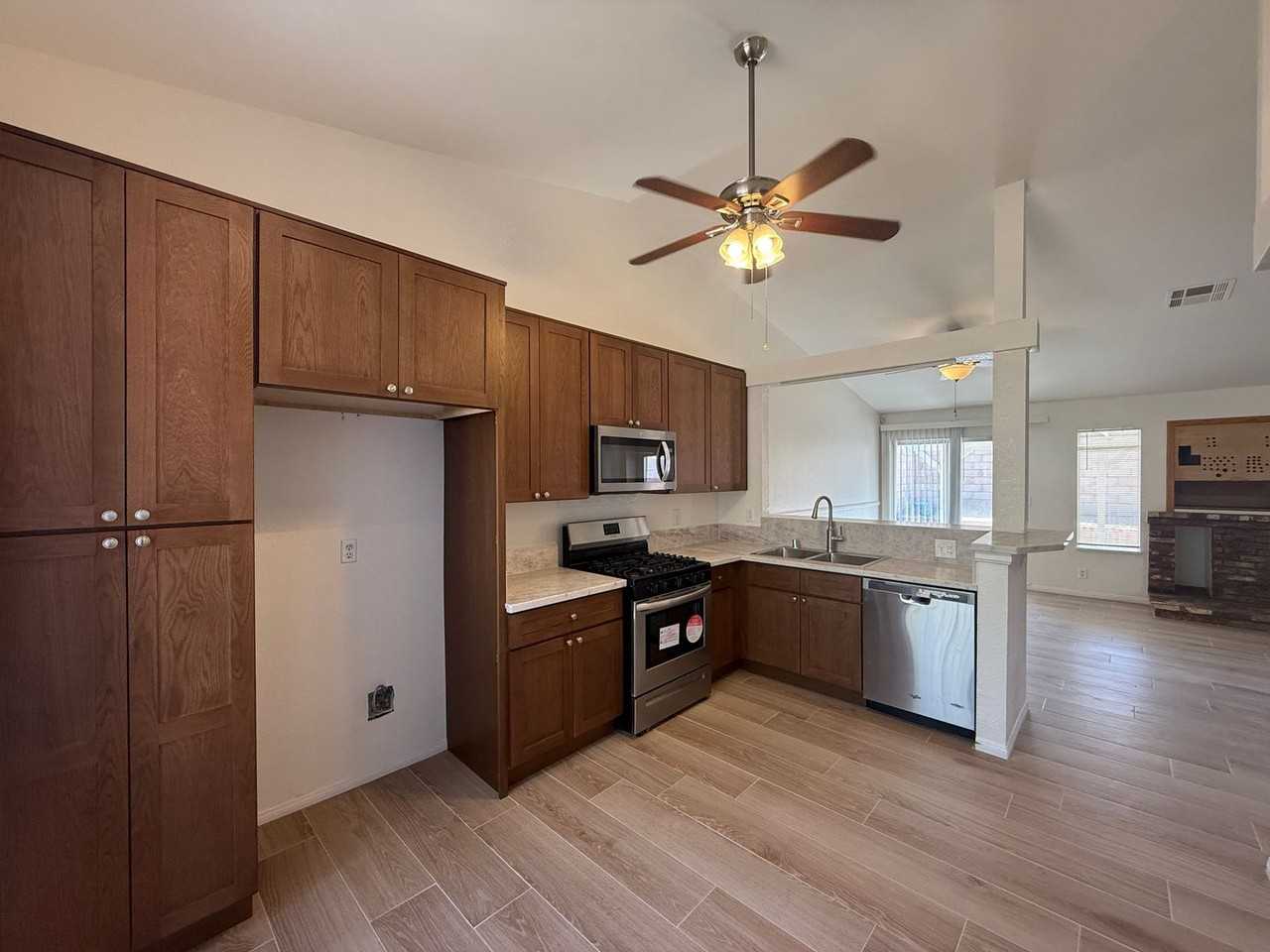6124 Malaga Ct - Photo 6 of 17