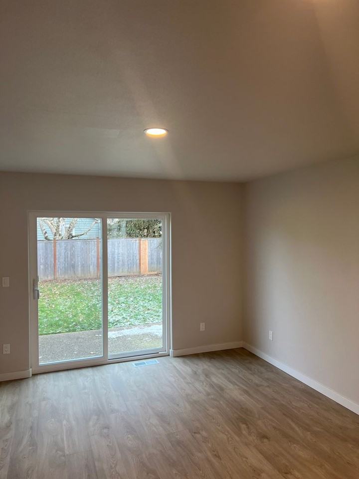 4200 Ingleside Dr Se - Photo 4 of 13
