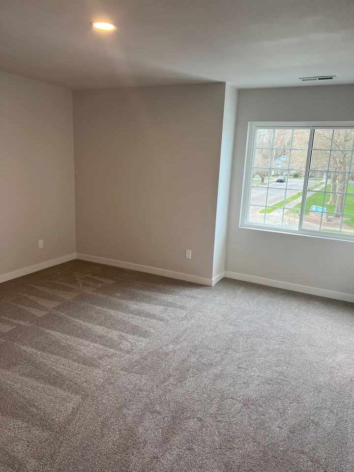 4200 Ingleside Dr Se - Photo 5 of 13