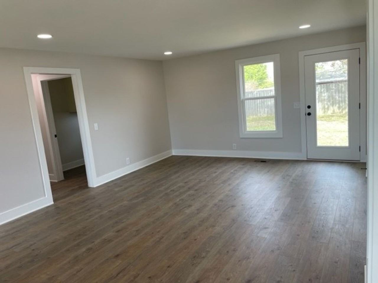 64 E Caldwell St - Photo 3 of 6