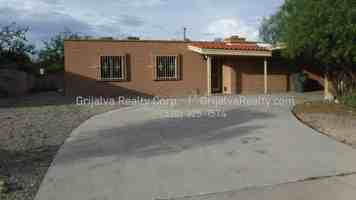 featured image of 2650 W Calle Padilla