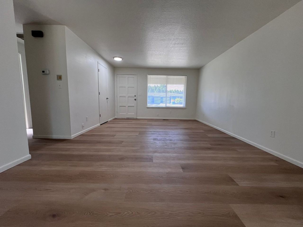 1106 Sw Fox Ct - Photo 2 of 22