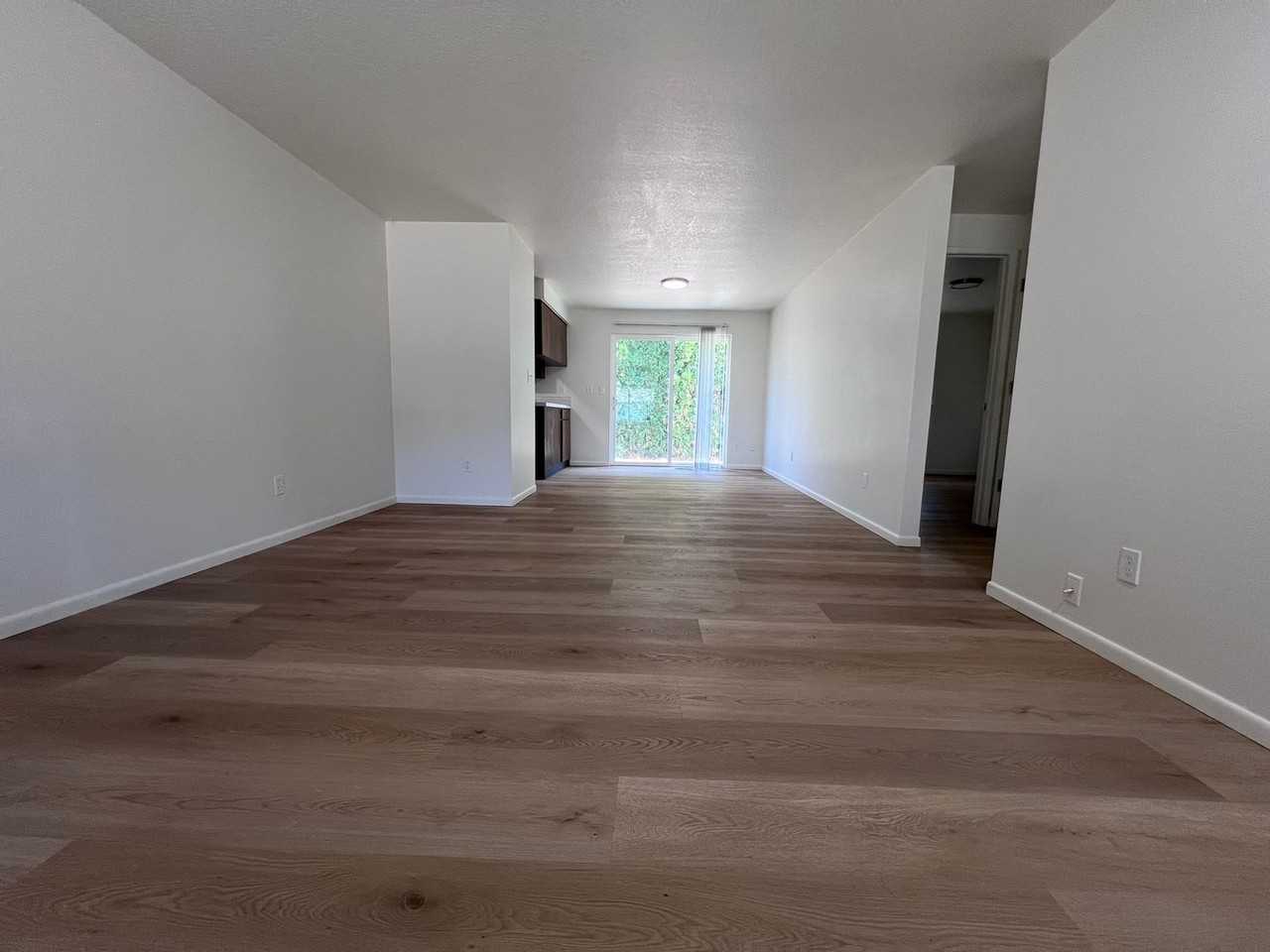 1106 Sw Fox Ct - Photo 3 of 22