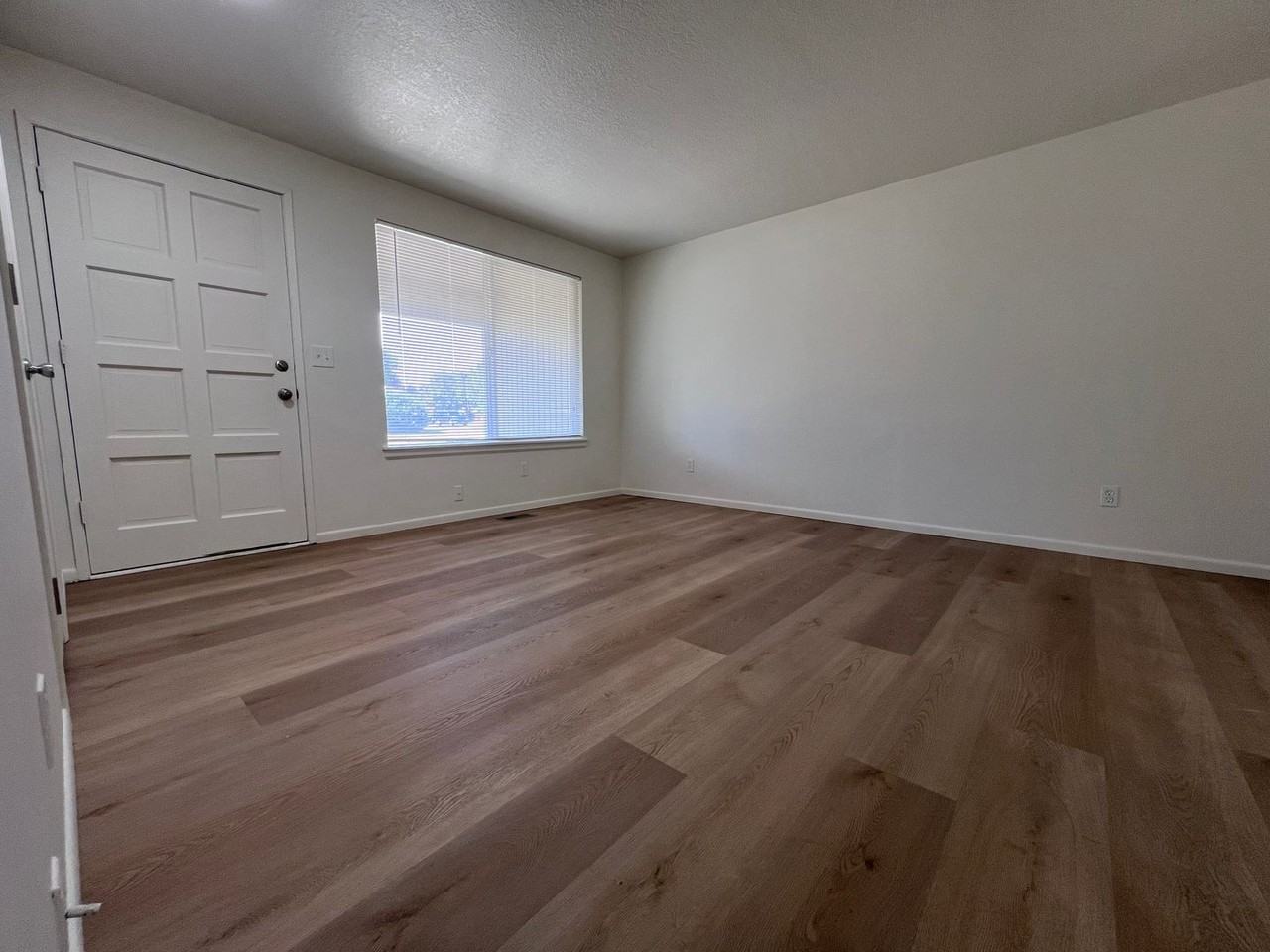 1106 Sw Fox Ct - Photo 4 of 22