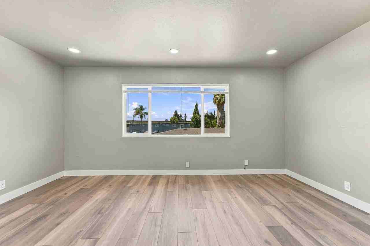 821 Blossom Way - Photo 2 of 27