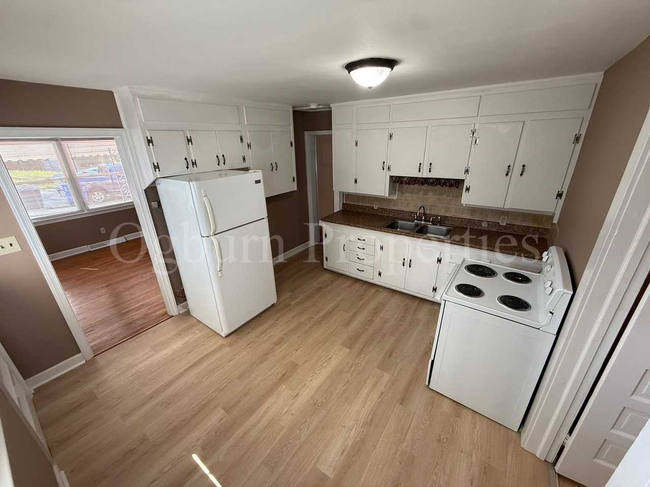 2621 Stockton St - Photo 5 of 9