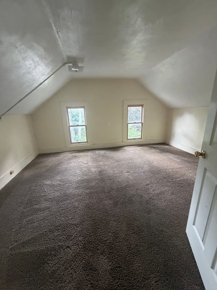 235 Westwood Ave - Photo 4 of 9