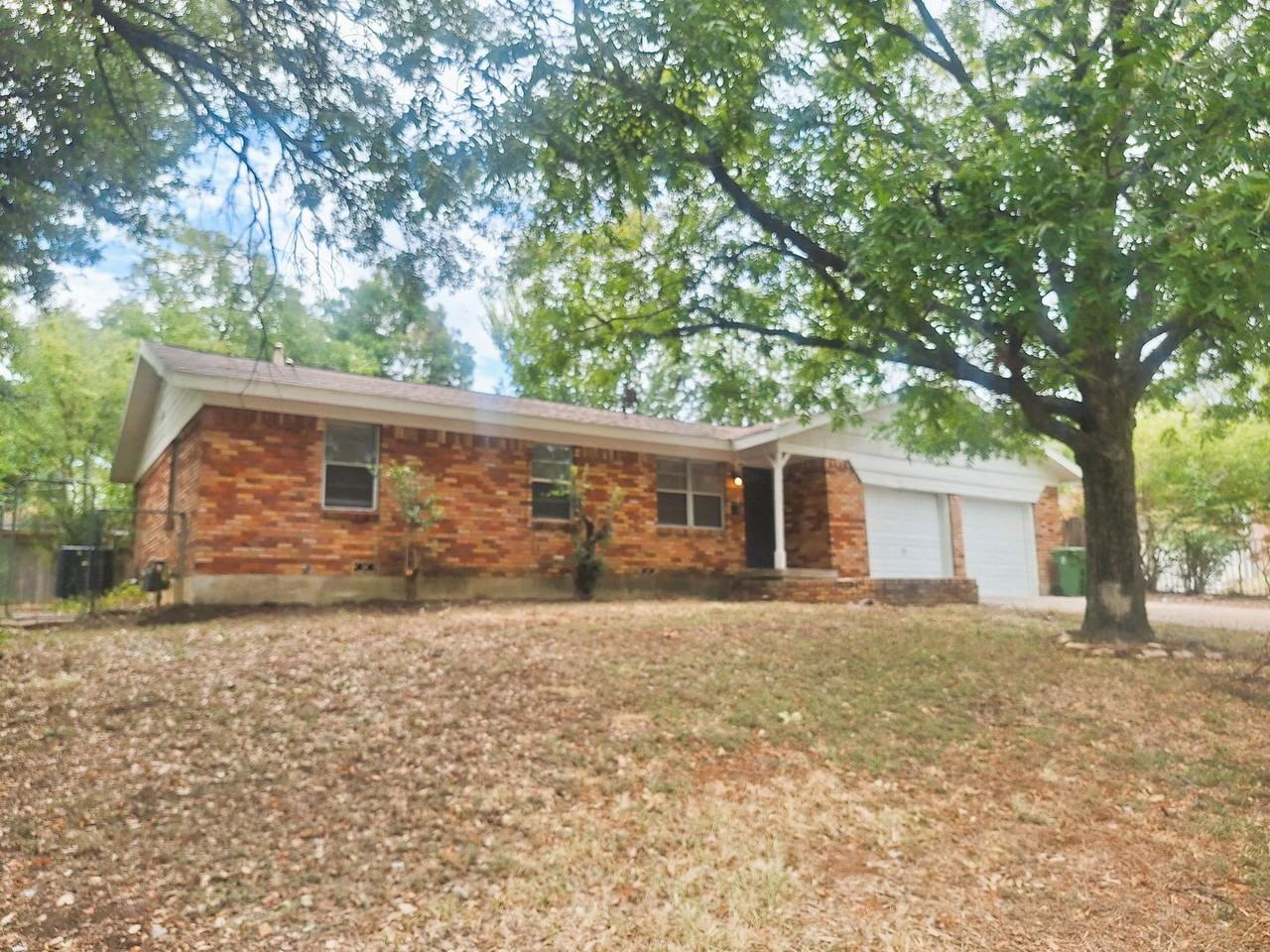 7204 Karen Dr - Photo 2 of 38