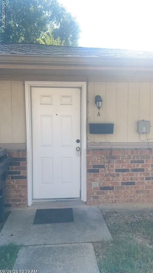 207 Hosack St - Photo 2 of 24