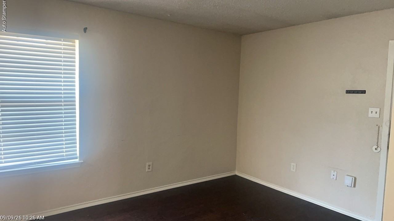 207 Hosack St - Photo 5 of 24