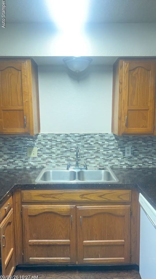 207 Hosack St - Photo 7 of 24