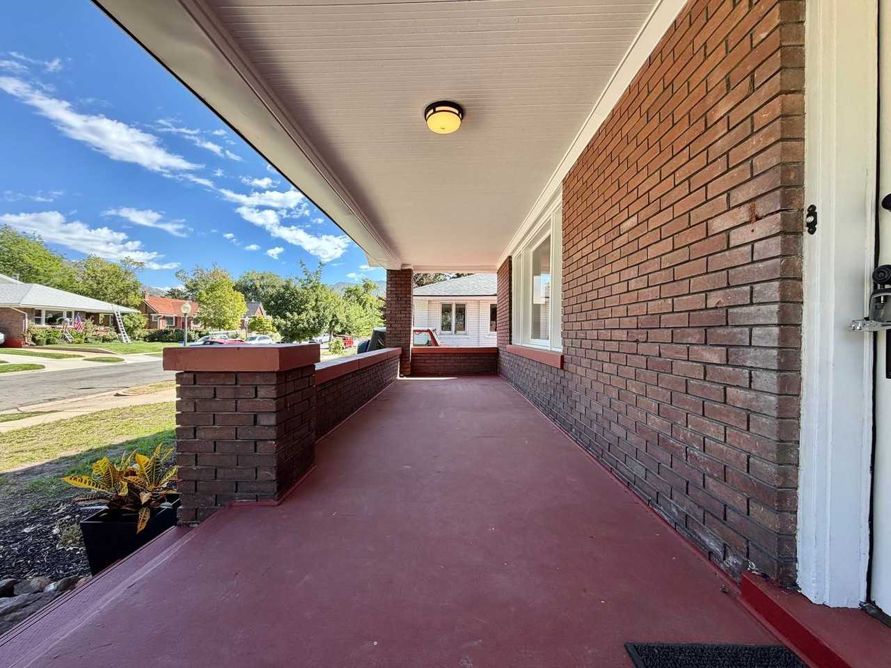 1534 E Garfield Ave - Photo 2 of 32