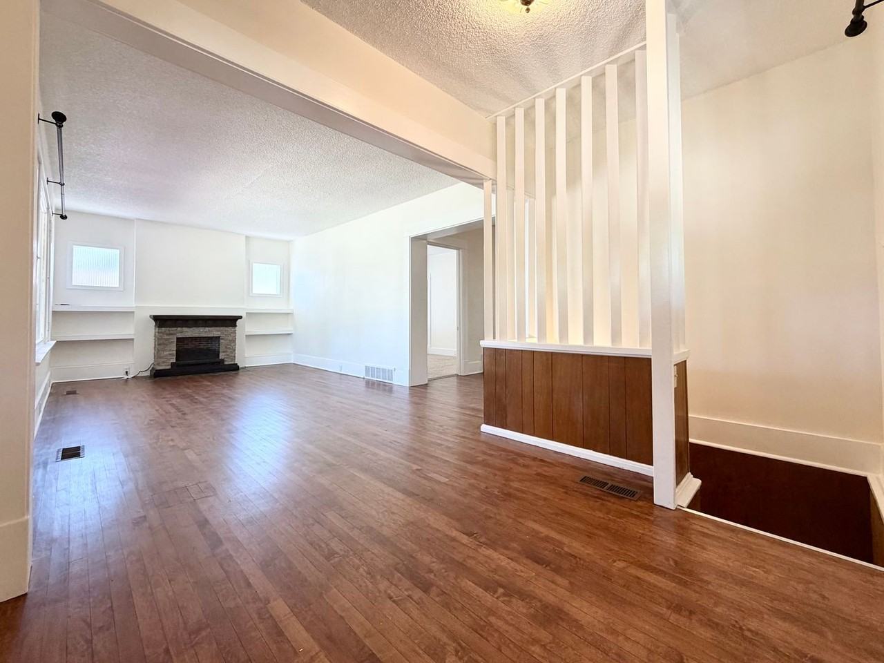 1534 E Garfield Ave - Photo 3 of 32