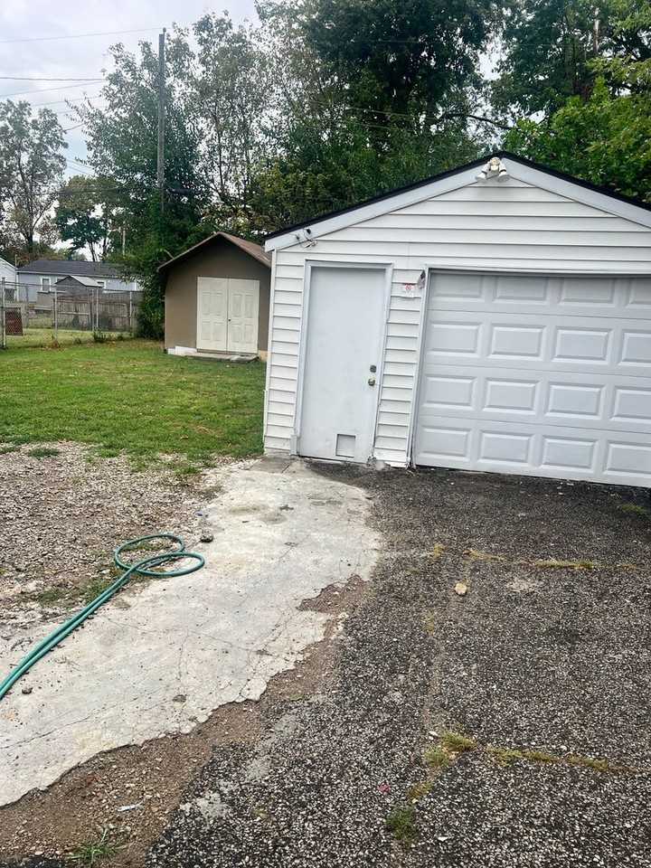 1015 W Indian Trl - Photo 3 of 28