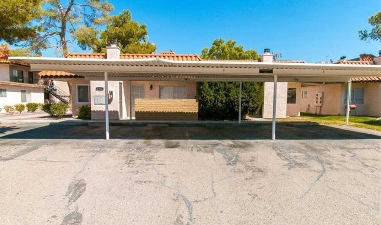 2771 Eldora Cir #B - Photo 2 of 3