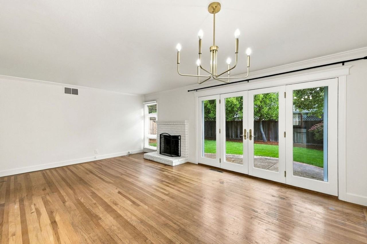 3223 Bryant St - Photo 4 of 16